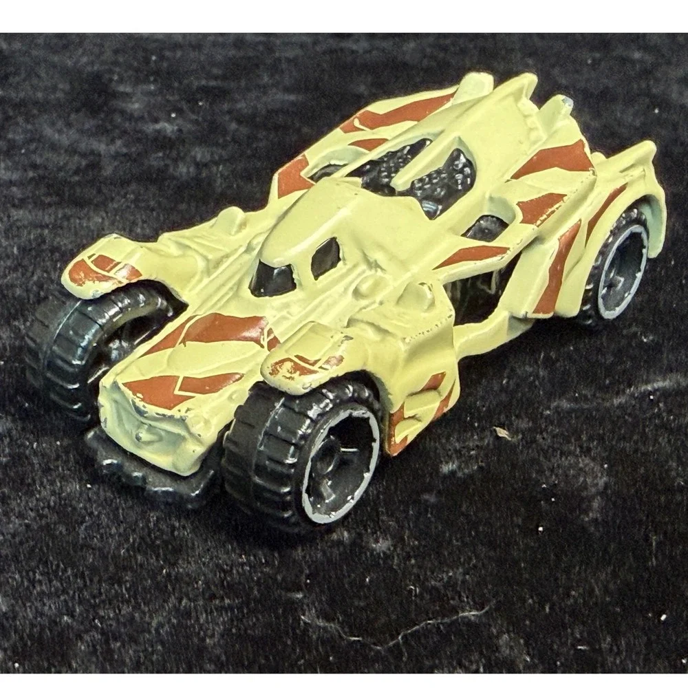 Hot Wheels-Drone Duty Rescue & Batman Arkham Knight Batmobile Camo Diecast Lot